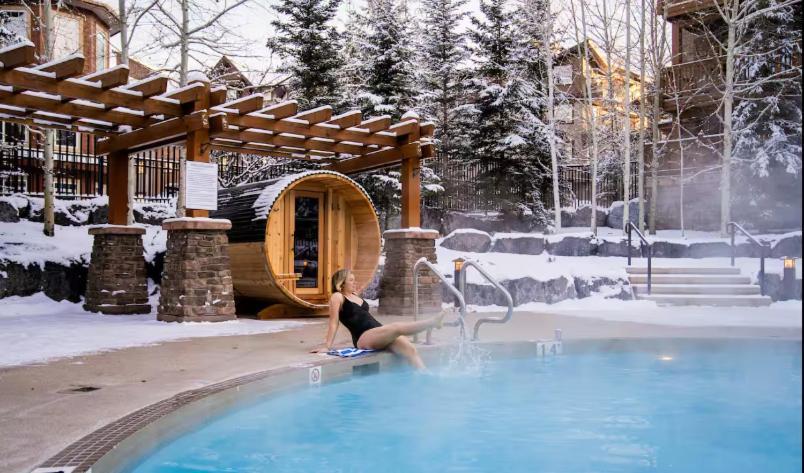 Spacious Penthouse Suite-King Beds-Pool & Hot Tub Canmore Eksteriør bilde