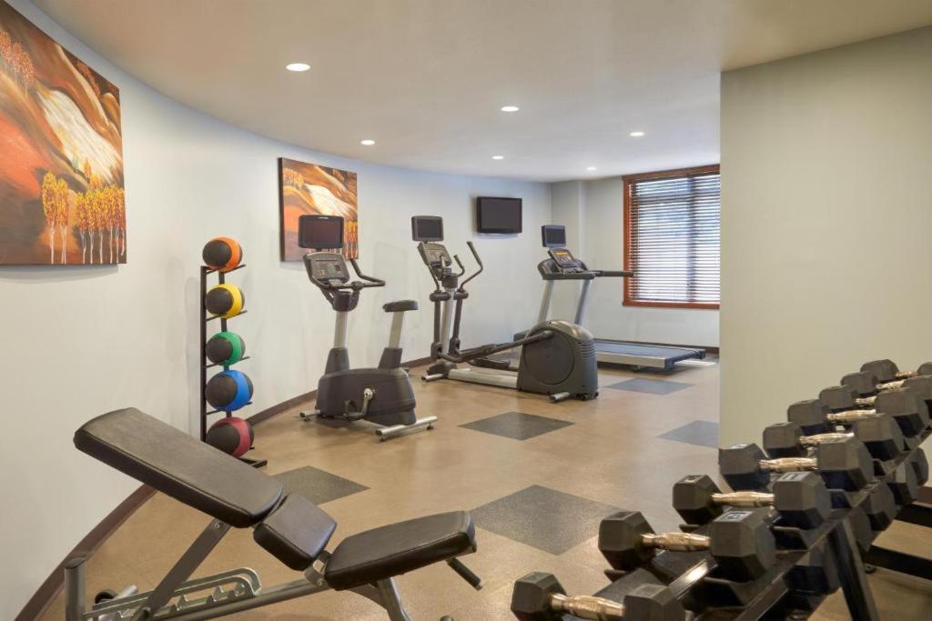 Spacious Penthouse Suite-King Beds-Pool & Hot Tub Canmore Eksteriør bilde