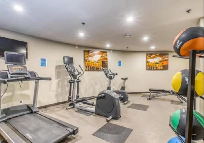 Spacious Penthouse Suite-King Beds-Pool & Hot Tub Canmore Eksteriør bilde